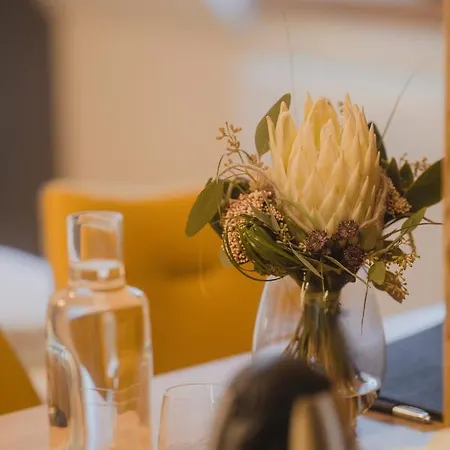 מלון Restaurant Roessl 3*