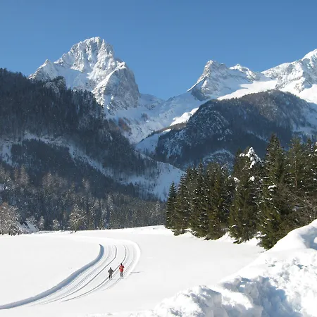 מלון Restaurant Roessl 3*