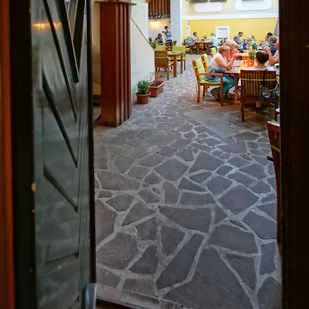Restaurant Roessl Отель