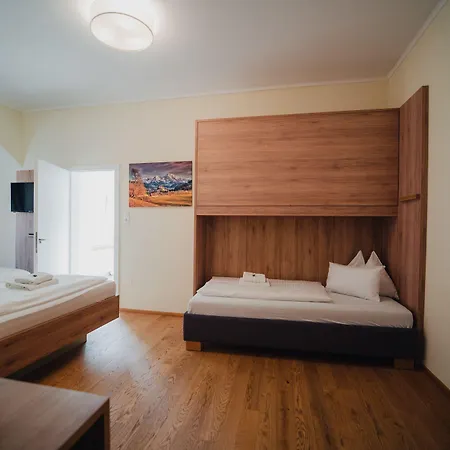 Отель Restaurant Roessl 3*