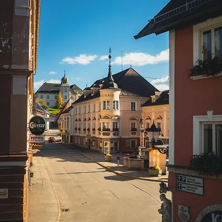 Restaurant Roessl מלון 3*