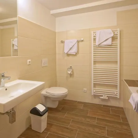 מלון Restaurant Roessl ווינדישגרסטן