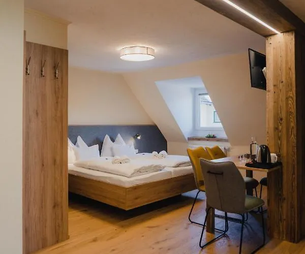 Hotel Restaurant Roessl 3*